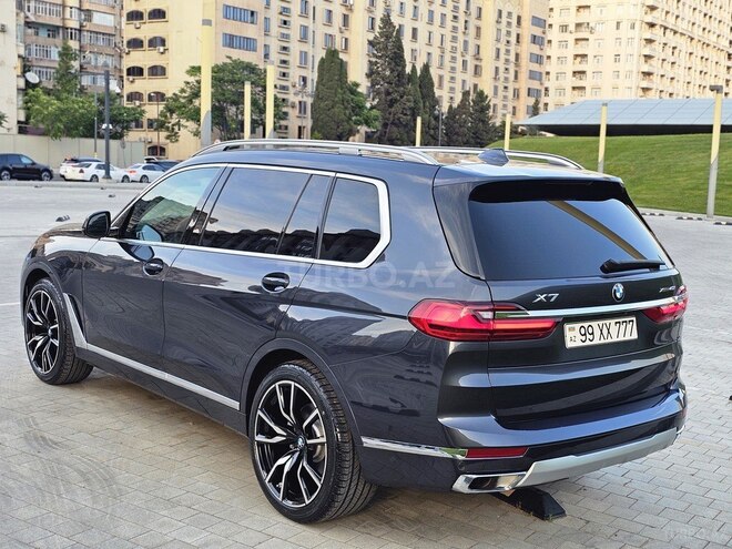 BMW X7-9