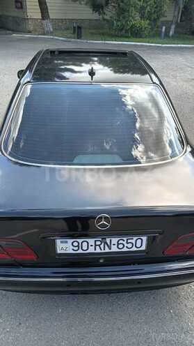 Mercedes E 220-2
