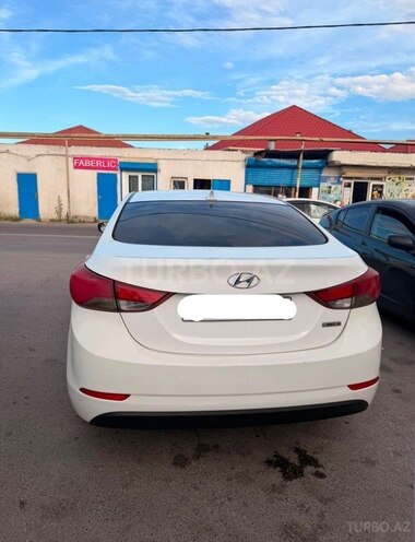 Hyundai Elantra-2