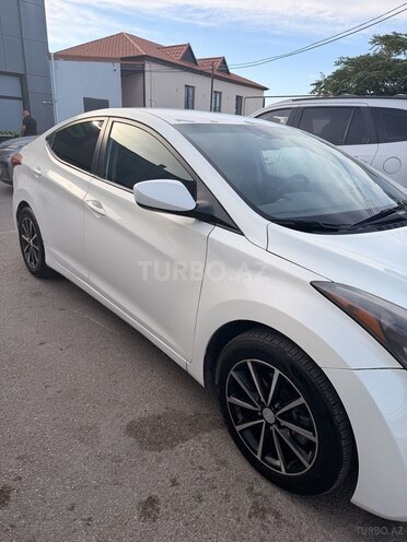 Hyundai Elantra-5