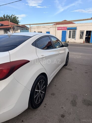 Hyundai Elantra-8