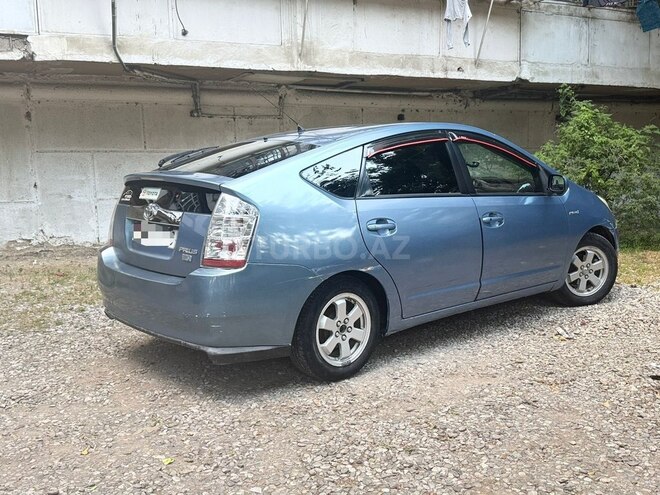 Toyota Prius-5