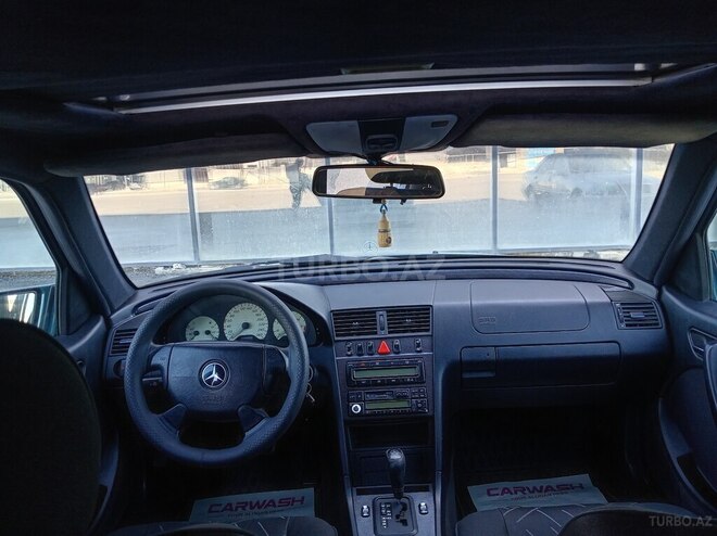 Mercedes C 240-12