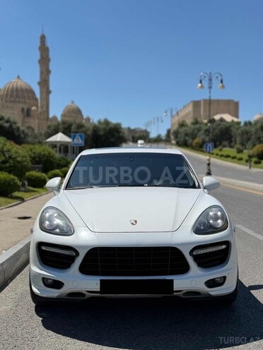 Porsche Cayenne GTS-1