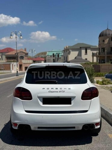 Porsche Cayenne GTS-2