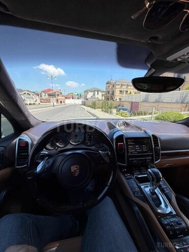 Porsche Cayenne GTS-3