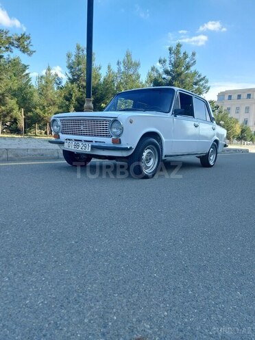 LADA (VAZ) 21011-1