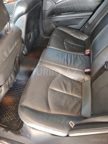 Mercedes E 240-6