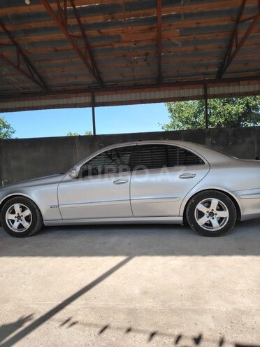 Mercedes E 240-3