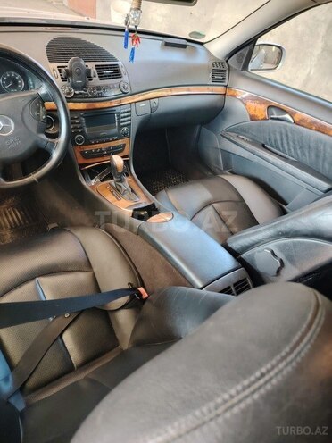Mercedes E 240-7