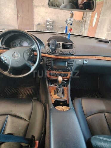 Mercedes E 240-5