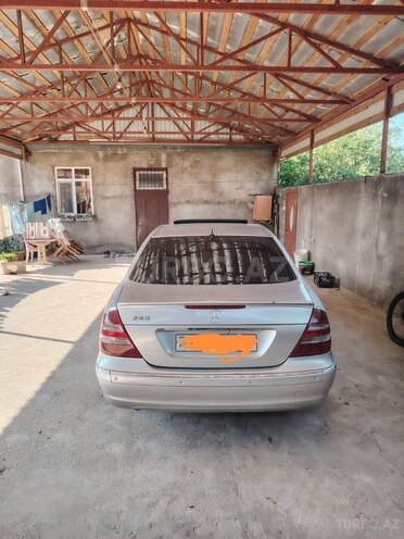 Mercedes E 240-2