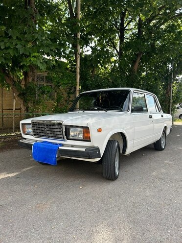 LADA (VAZ) 2107-1