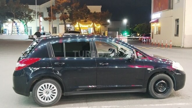 Nissan Tiida-8