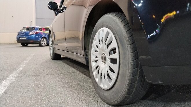 Nissan Tiida-9
