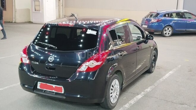 Nissan Tiida-6