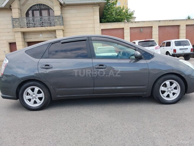 Toyota Prius-6