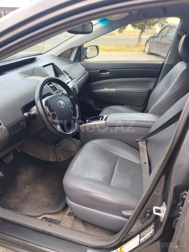 Toyota Prius-9