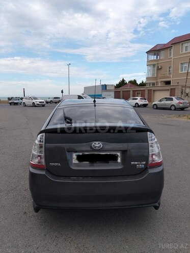 Toyota Prius-2