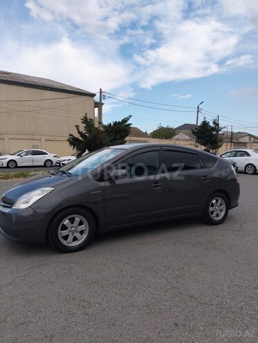 Toyota Prius-5