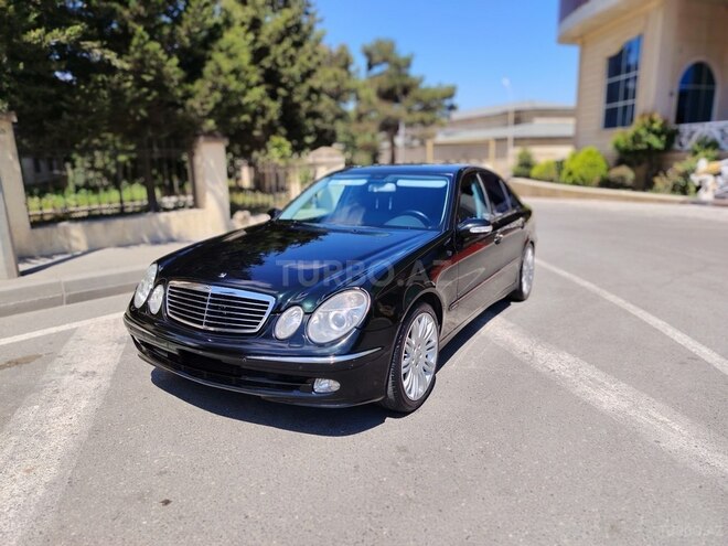 Mercedes E 320-1