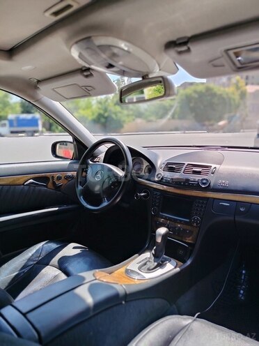 Mercedes E 320-4