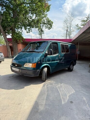 Ford Transit-5