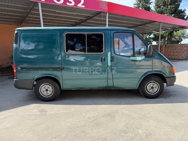 Ford Transit-7