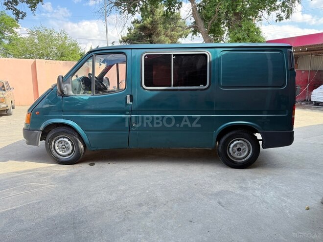 Ford Transit-6