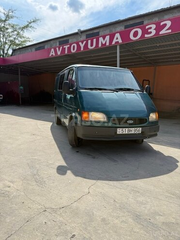 Ford Transit-4