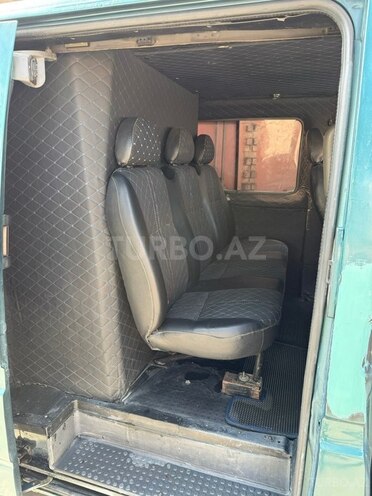 Ford Transit-13