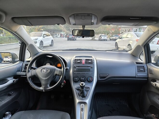 Toyota Auris-5