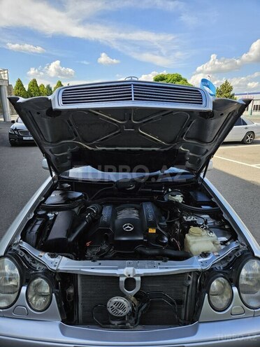Mercedes E 240-14