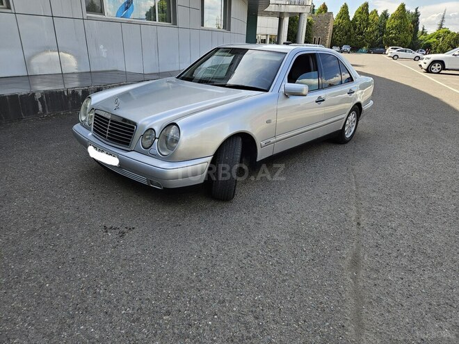 Mercedes E 240-20