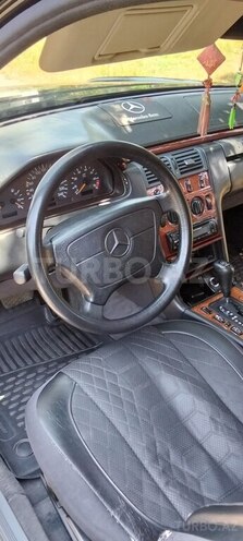 Mercedes E 200-14