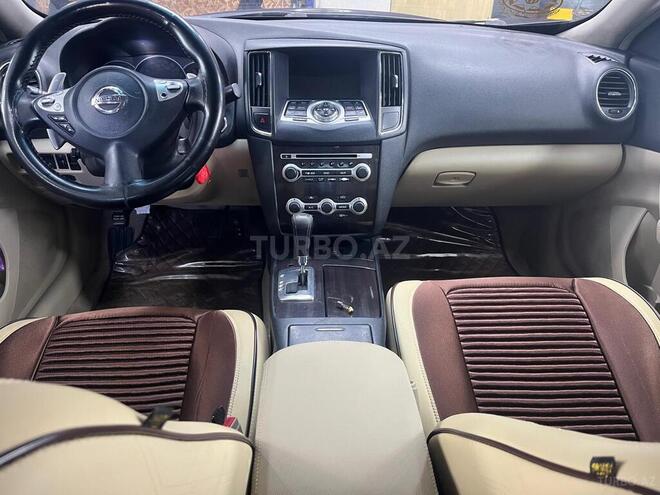 Nissan Maxima-5