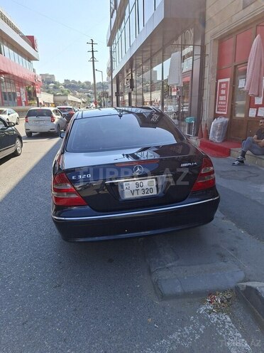 Mercedes E 320-4