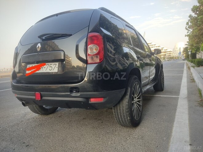 Renault Duster-6