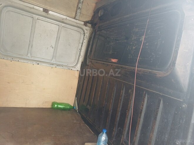 Ford Transit-8