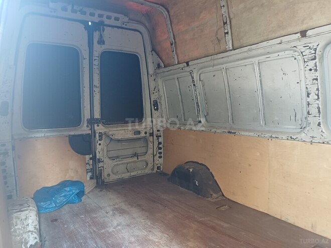 Ford Transit-7