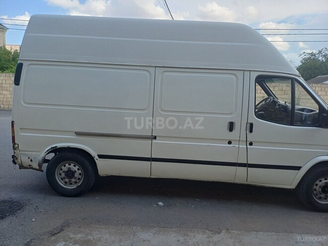 Ford Transit-6