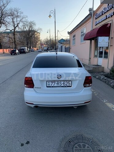Volkswagen Polo-2