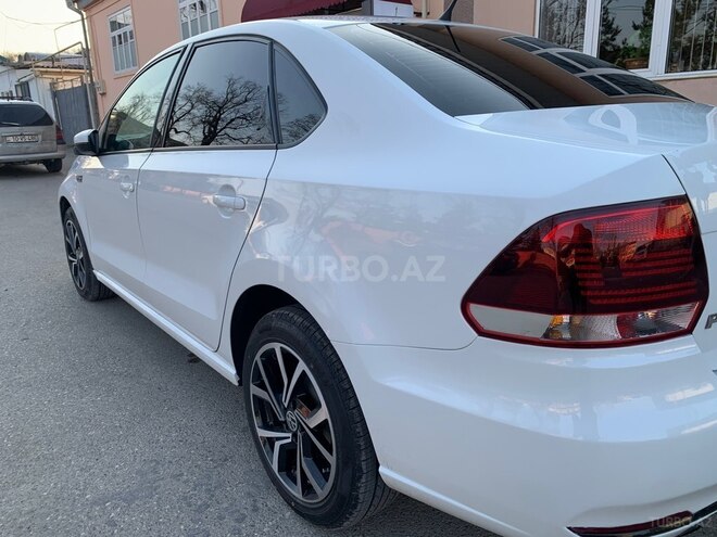 Volkswagen Polo-4