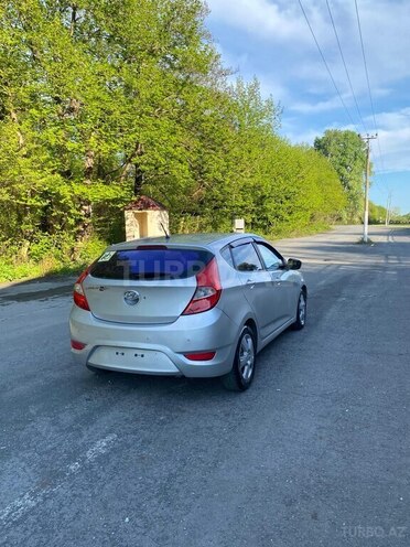 Hyundai Accent-3