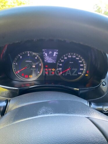 Hyundai Accent-6