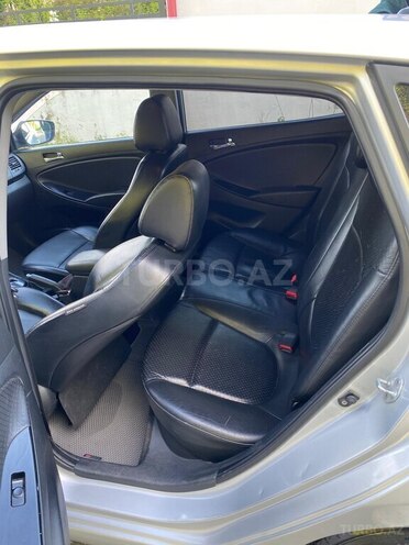 Hyundai Accent-8