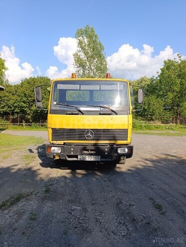 Mercedes 809 D-1