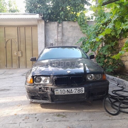 BMW 318-1