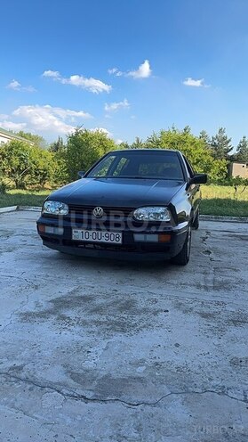 Volkswagen Golf-1