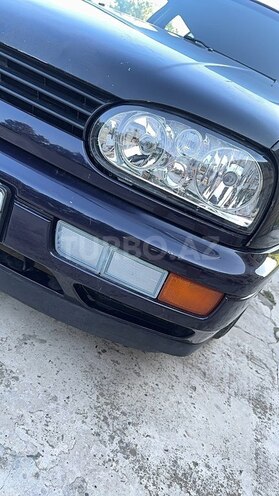 Volkswagen Golf-2